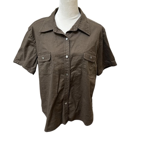 Chico’s Design Size 3 Brown Button Up Short Sleeve Shirt *missing a button* - Picture 1 of 4